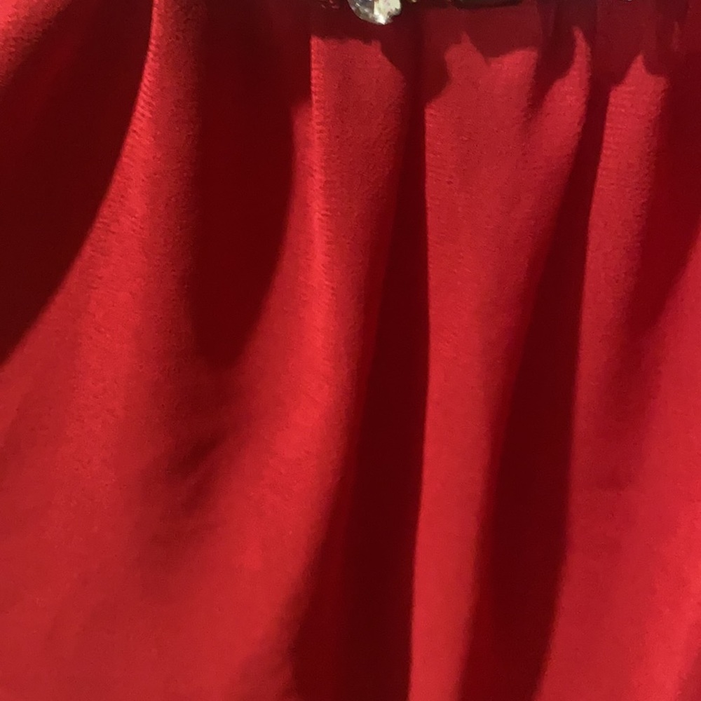 Red blouse - Picture 8 of 8